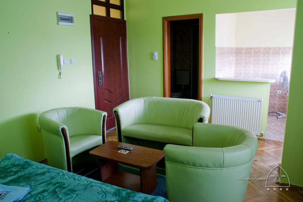 Vila Ile De France Újvidék Szoba fotó