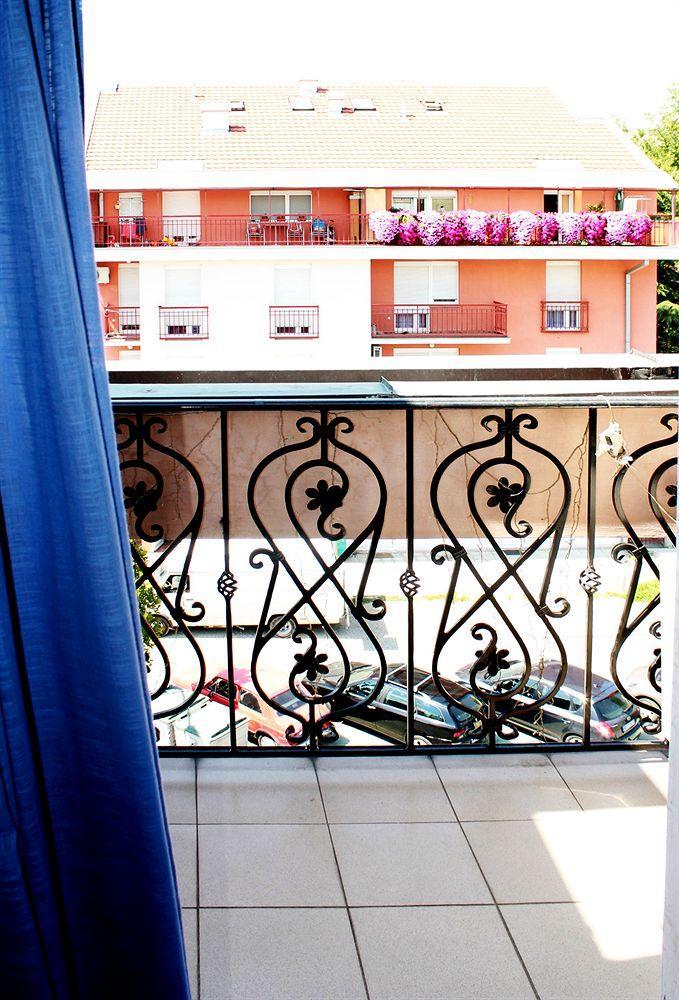Vila Ile De France Újvidék Kültér fotó